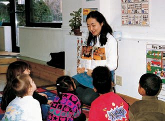 絵本・雑誌の授業の様子