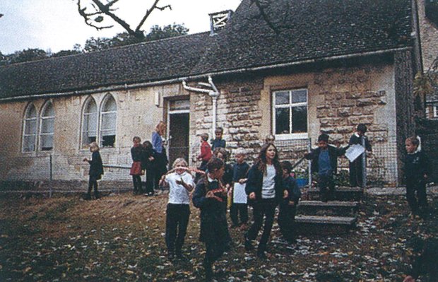 全校生徒54人の小さなSheepscombe Primary School